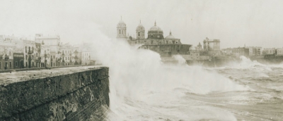 IN CÁDIZ, UNDER THE SEA